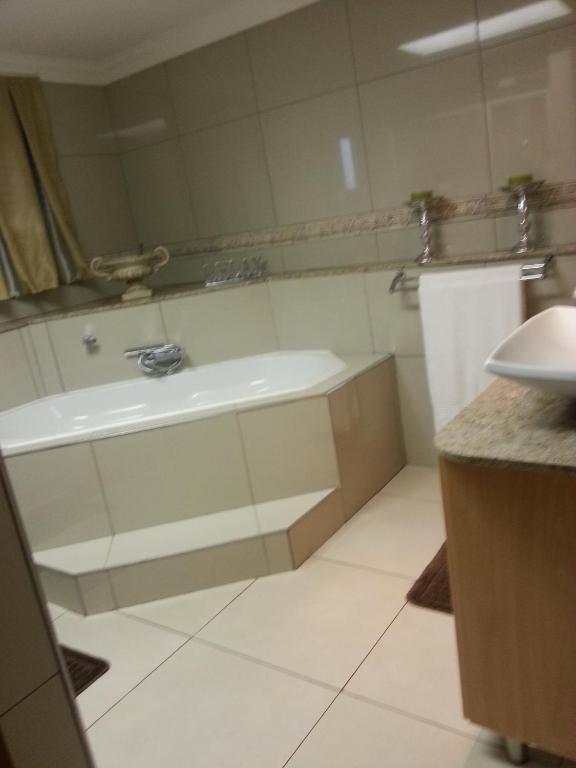 Stirling Manor Boutique Guest House Hartbeespoort Rom bilde